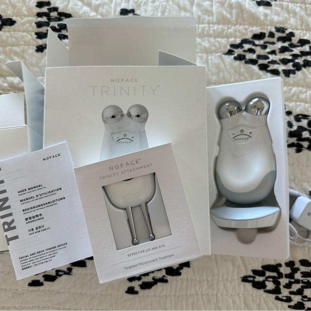 NuFace Trinity Device with Attachments in White and Silver